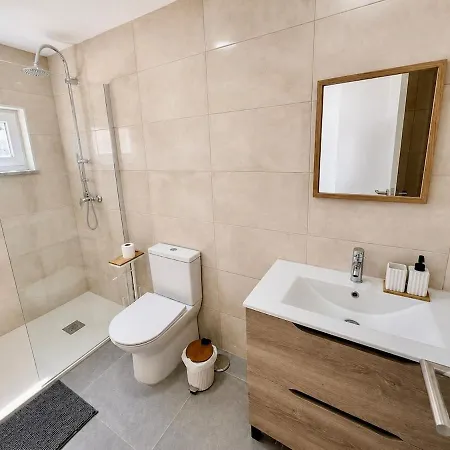 Pinehills Retreat - Ac - Near Lisbon And Santa Cruz 度假居