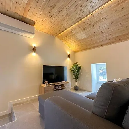 Pinehills Retreat - Ac - Near Lisbon And Santa Cruz * 托里什韦德拉什