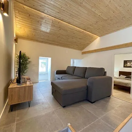 Pinehills Retreat - Ac - Near Lisbon And Santa Cruz 托里什韦德拉什